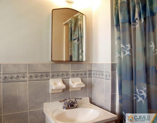 29 Larchmont Road Edison, NJ 08837 - Photo 5 of 10 Gallery Image 5