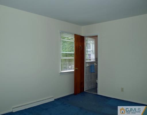 29 Larchmont Road Edison, NJ 08837 - Photo 6 of 10 Gallery Image 6