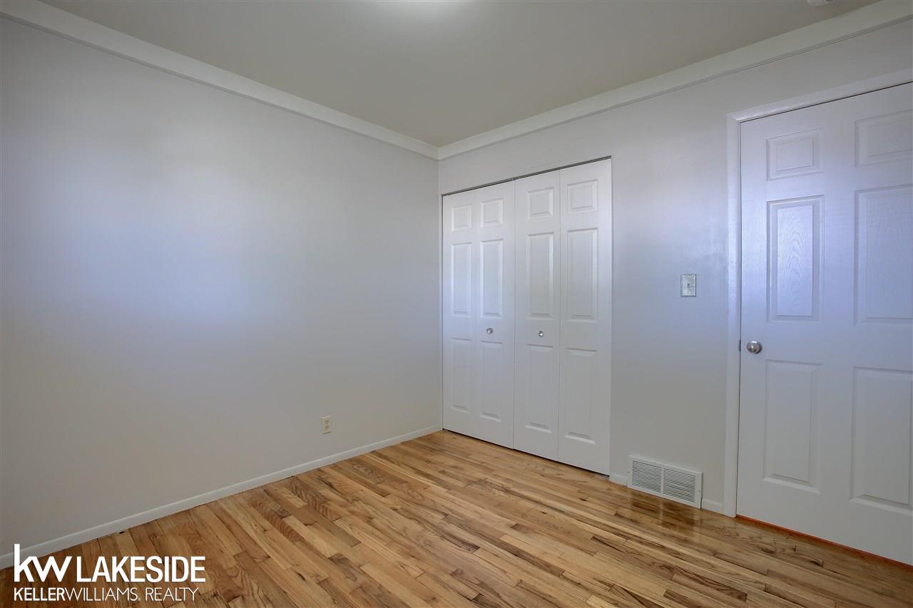 32073 Schoenherr Road Warren, MI 48088 - Photo 16 of 23 50079409-15.JPG