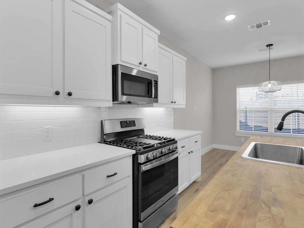 4905 Sweetbay Road Sherman, TX 75092 - Photo 4 of 26