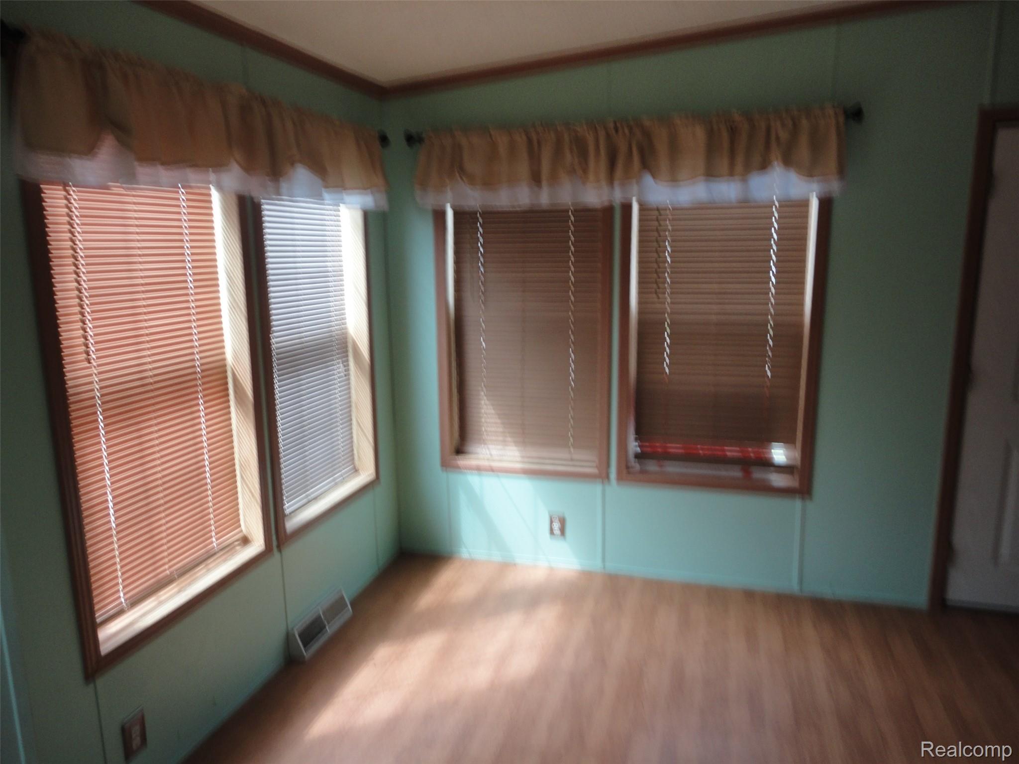 3954 Ryans Ridge Monroe, MI 48161 - Photo 12 of 28 Breakfast nook