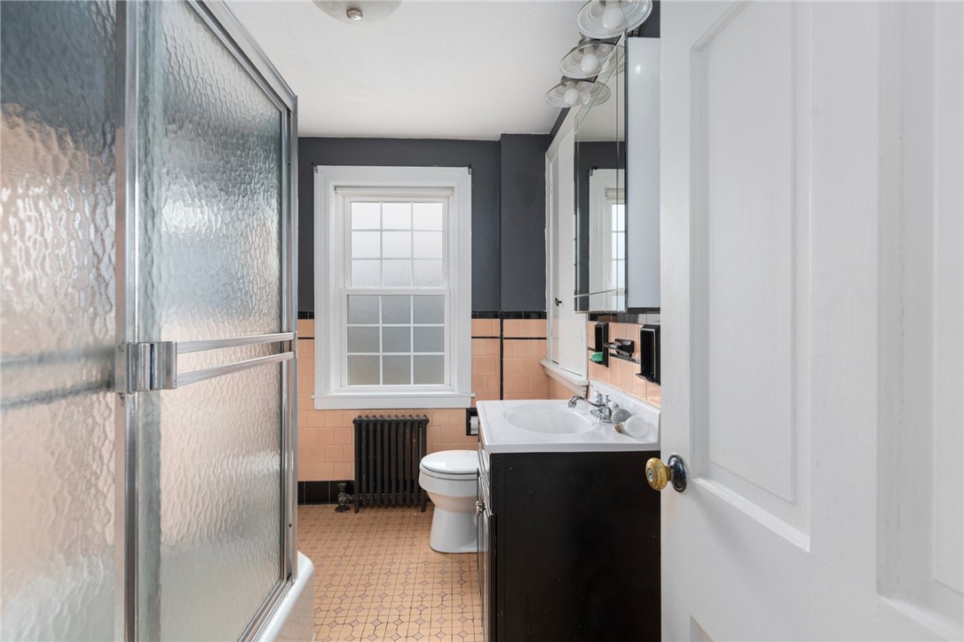 80 Mauran Street Cranston, RI 02910 - Photo 26 of 36