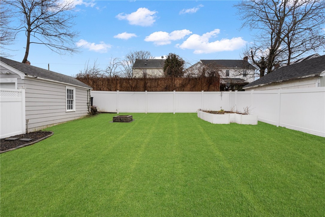 80 Mauran Street Cranston, RI 02910 - Photo 34 of 36