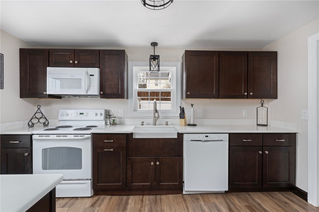 80 Mauran Street Cranston, RI 02910 - Photo 5 of 36