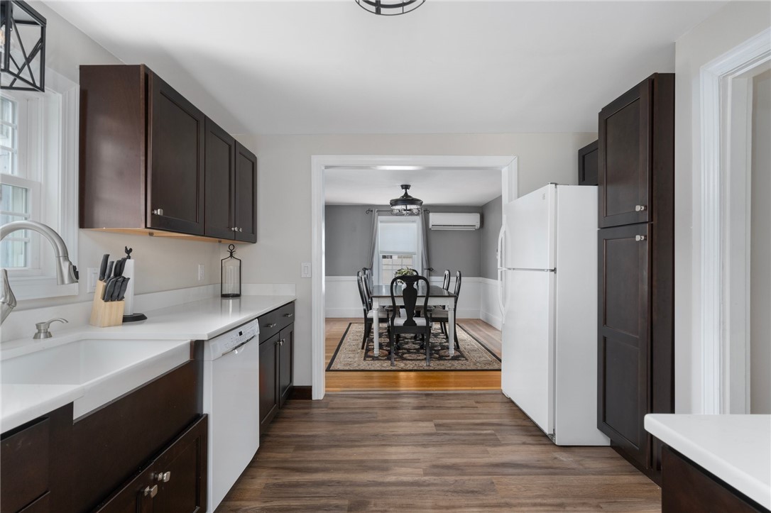 80 Mauran Street Cranston, RI 02910 - Photo 7 of 36