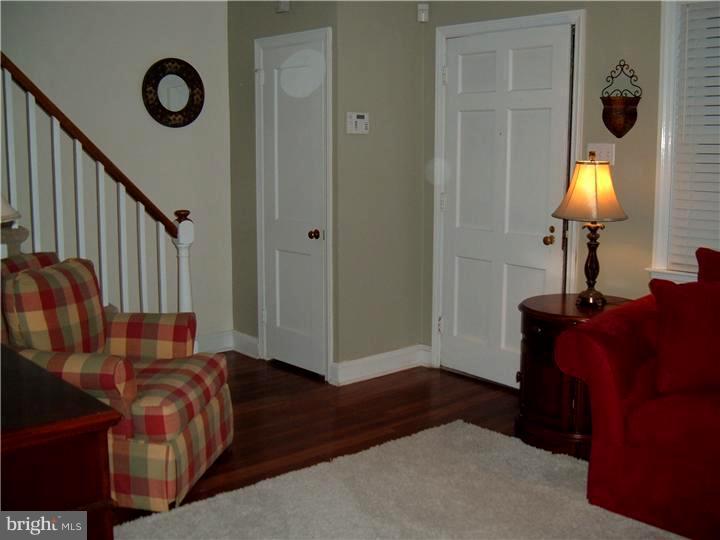 209 Friendship Road Drexel Hill, PA 19026 - Photo 2 of 18 Living Room