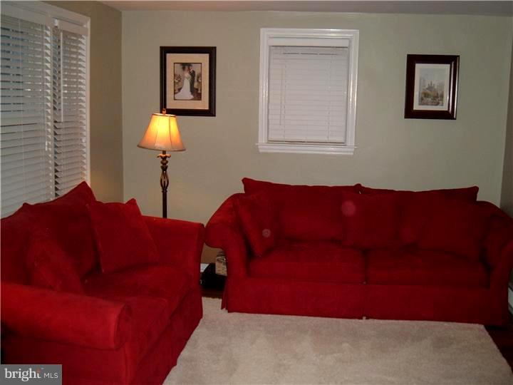 209 Friendship Road Drexel Hill, PA 19026 - Photo 3 of 18 Living Room