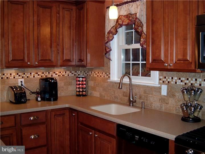 209 Friendship Road Drexel Hill, PA 19026 - Photo 5 of 18 Kitchen