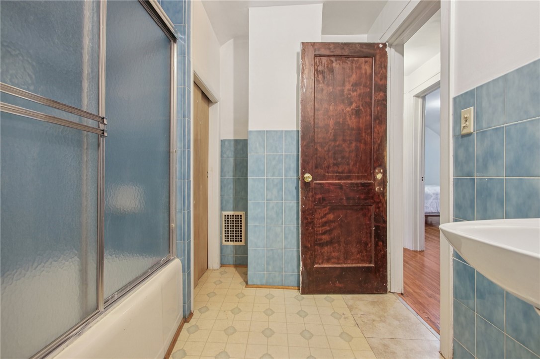 73 Herkimer Street Rochester, NY 14609 - Photo 16 of 31