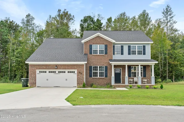 $2,450 | 909 Freewoods Court, Jacksonville, NC 28546