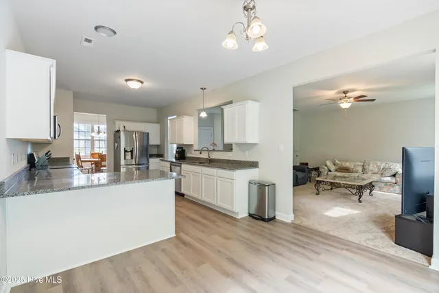 $2,450 | 909 Freewoods Court, Jacksonville, NC 28546