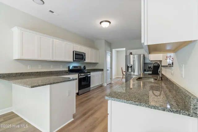 $2,450 | 909 Freewoods Court, Jacksonville, NC 28546