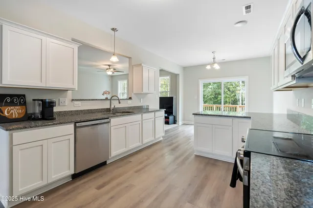 $2,450 | 909 Freewoods Court, Jacksonville, NC 28546