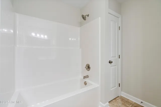 $2,450 | 909 Freewoods Court, Jacksonville, NC 28546