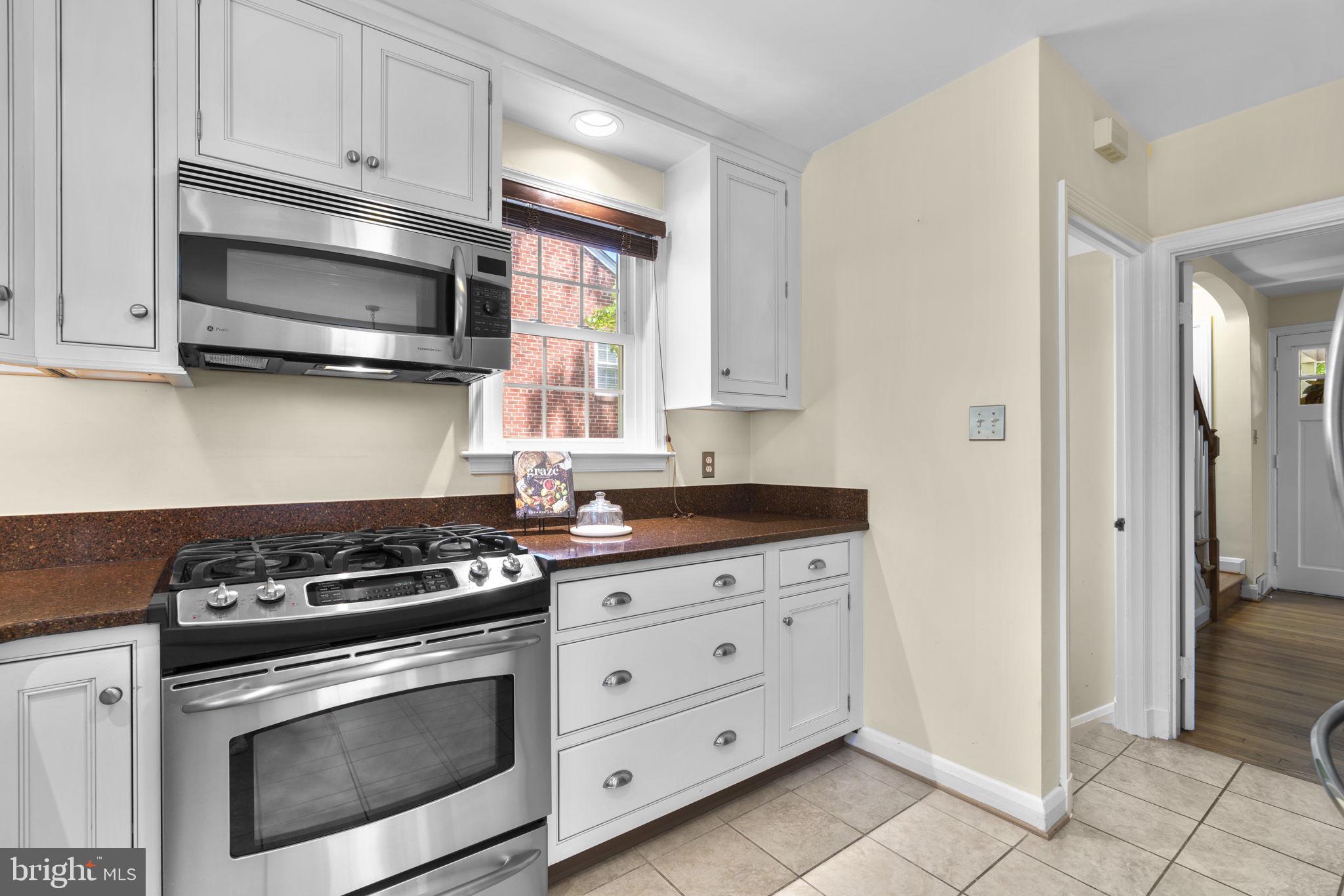 28 Dunmore Road Baltimore, MD 21228 - Photo 16 of 54