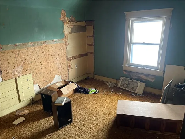 $54,900 | 253 Ridge Avenue, New Kensington, PA 15068