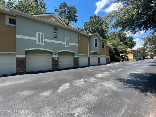 $1,595 | 8539 Gate Parkway West, Unit 1122, Jacksonville, FL 32216