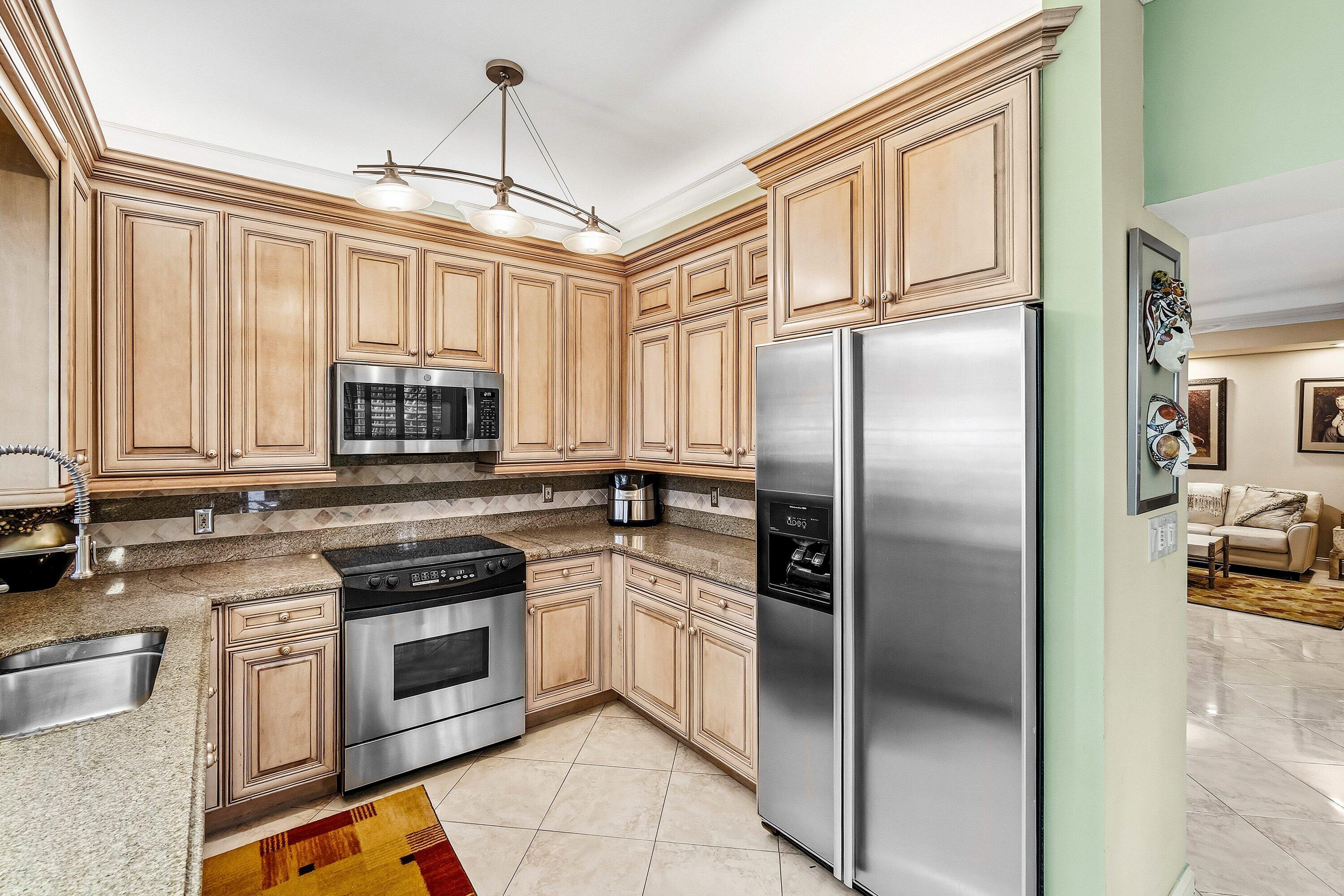 6244 Graycliff Drive, Unit B Boca Raton, FL 33496 - Photo 8 of 80 Kitchen