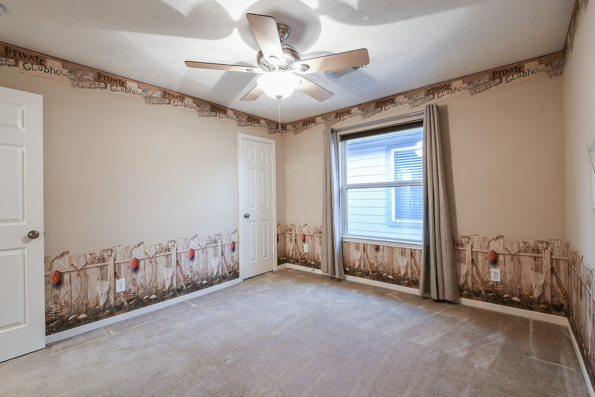 2415 Lacyberry Street Houston, TX 77080 - Photo 31 of 36 a view of an empty room
