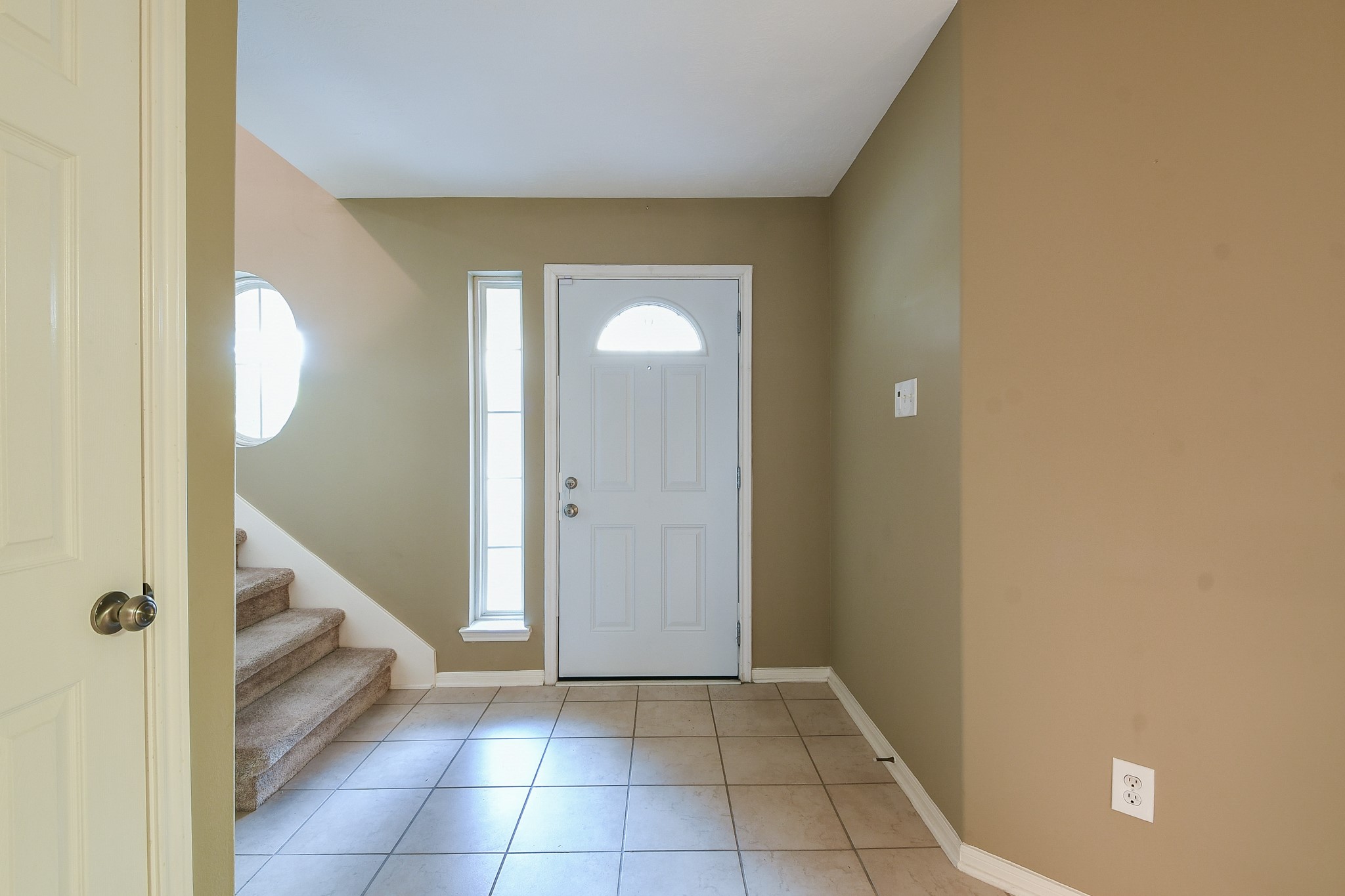 2415 Lacyberry Street Houston, TX 77080 - Photo 5 of 36 a view of an entryway