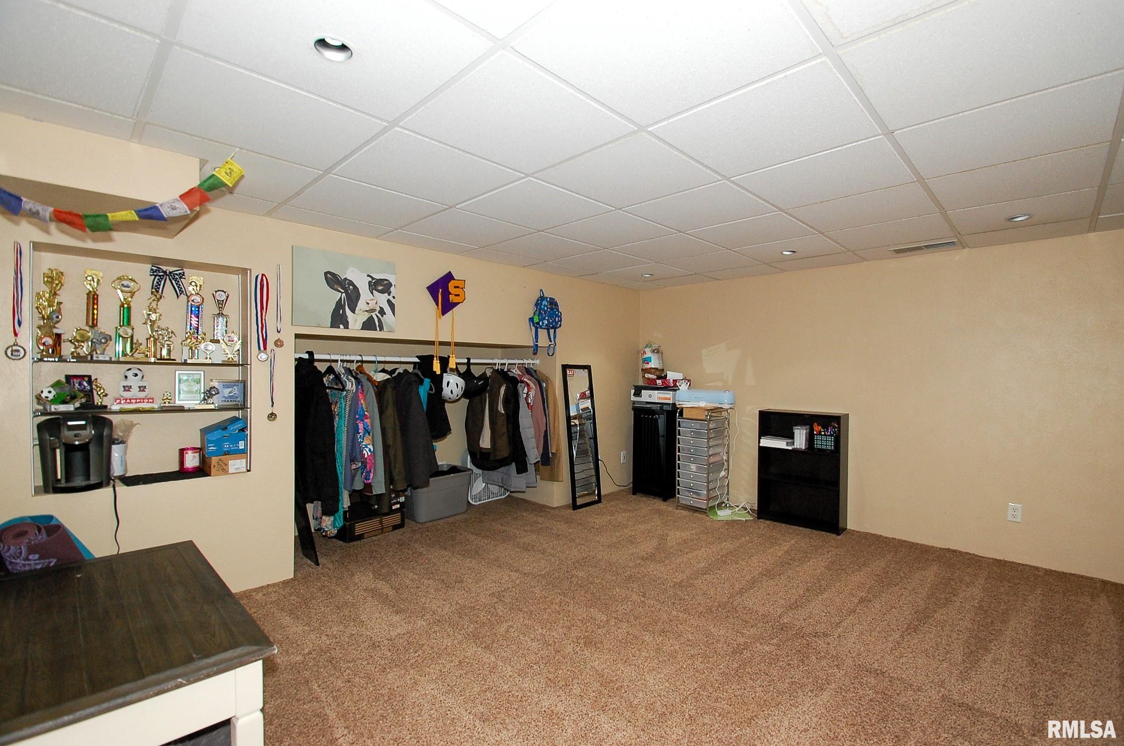 4727 North Koerner Road Peoria, IL 61615 - Photo 28 of 38 Gallery Image 28