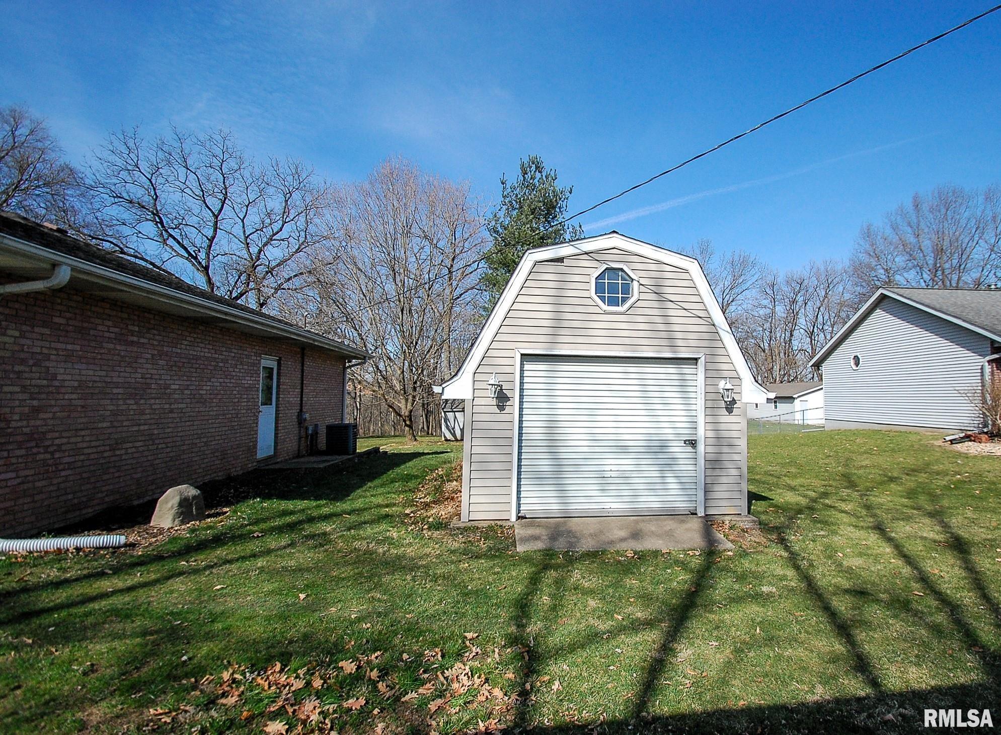 4727 North Koerner Road Peoria, IL 61615 - Photo 4 of 38 Gallery Image 4