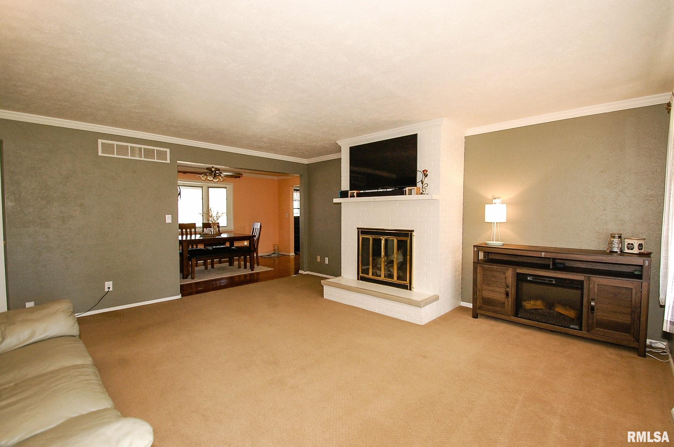 4727 North Koerner Road Peoria, IL 61615 - Photo 6 of 38 Gallery Image 6