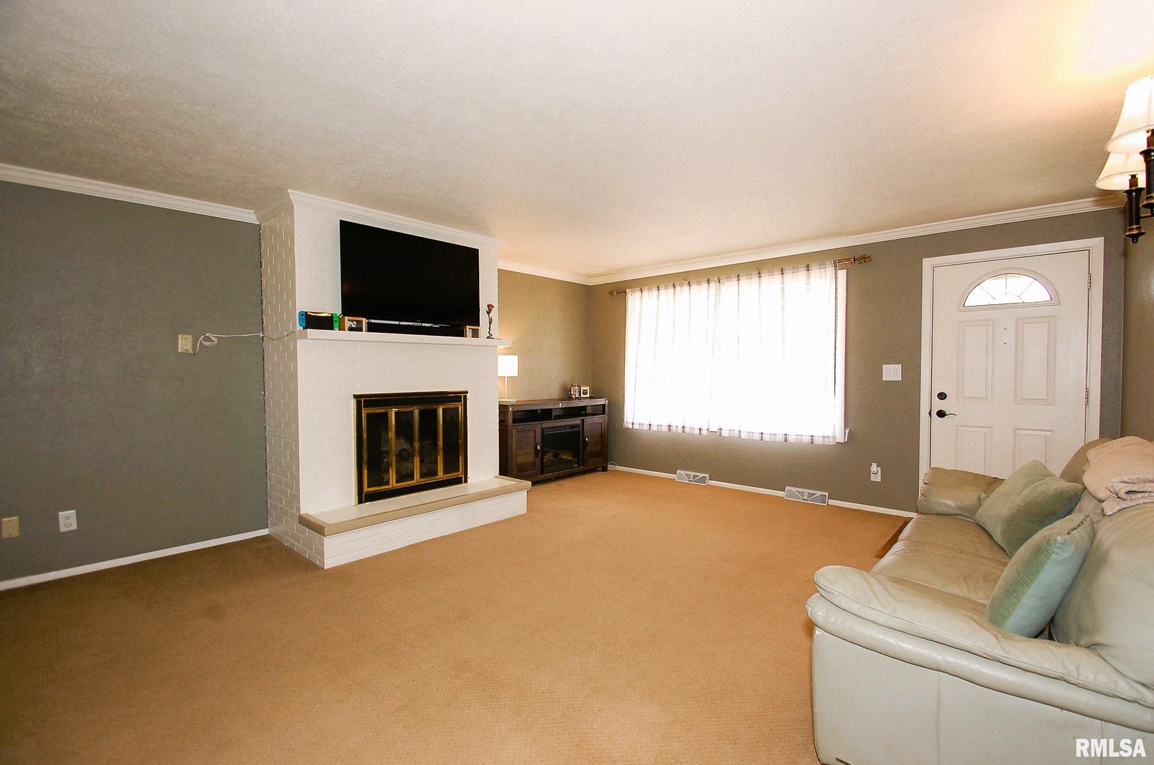 4727 North Koerner Road Peoria, IL 61615 - Photo 7 of 38 Gallery Image 7