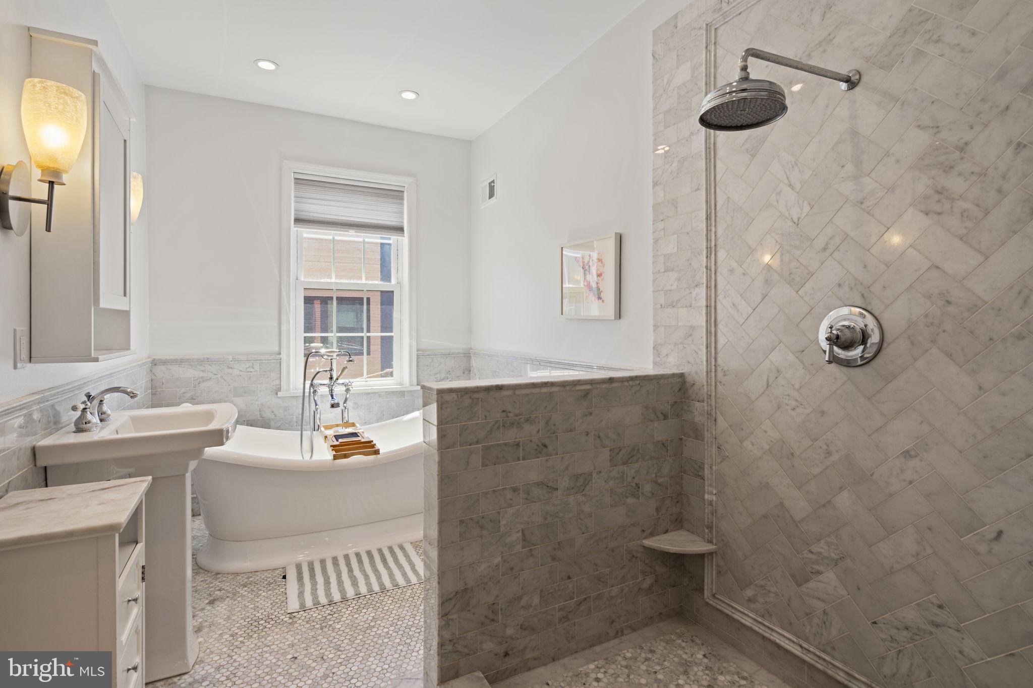 311 Pemberton Street Philadelphia, PA 19147 - Photo 12 of 34