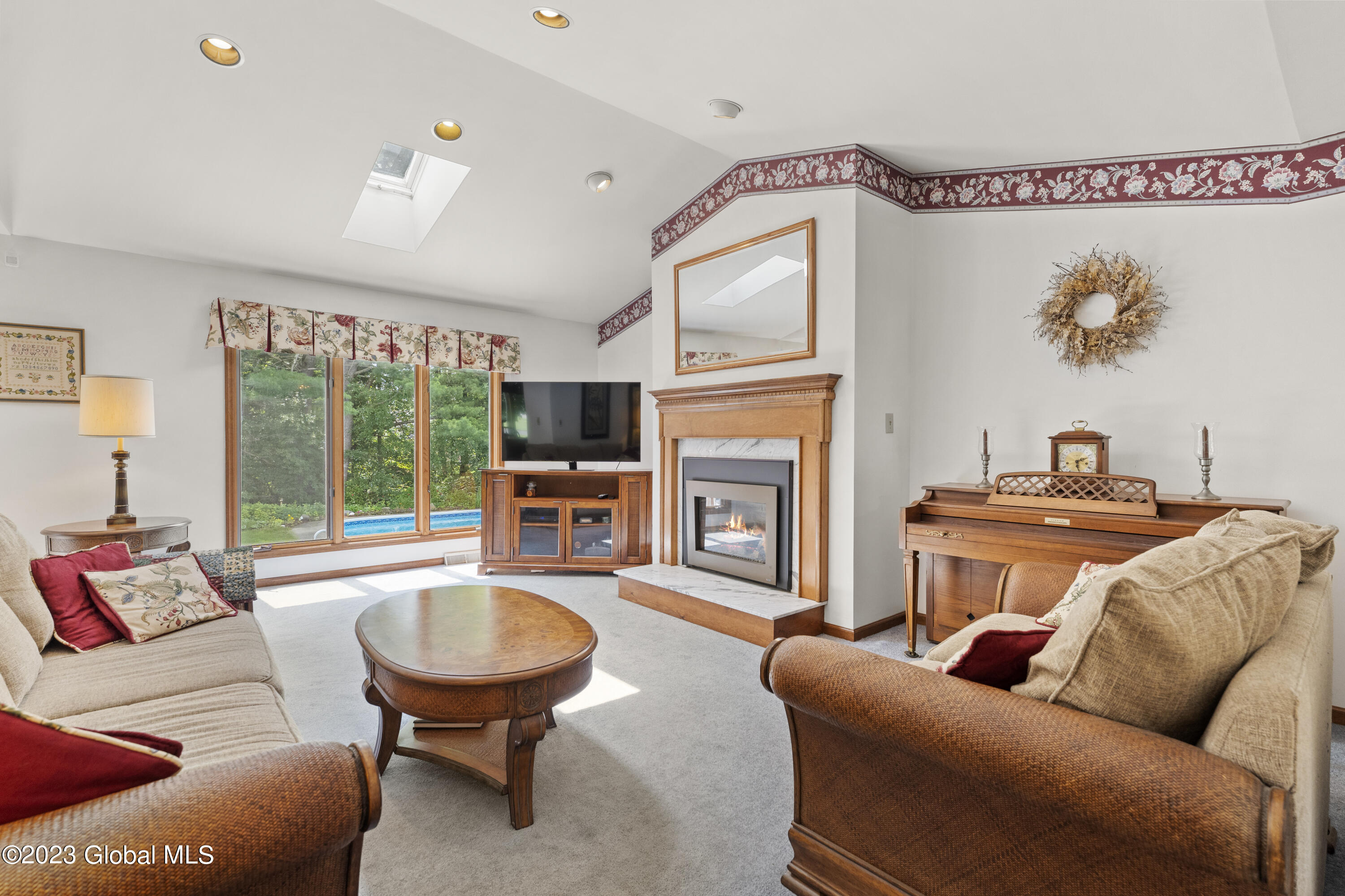 281 Autumn Run Rotterdam, NY 12306 - Photo 5 of 30 13-DOD08531