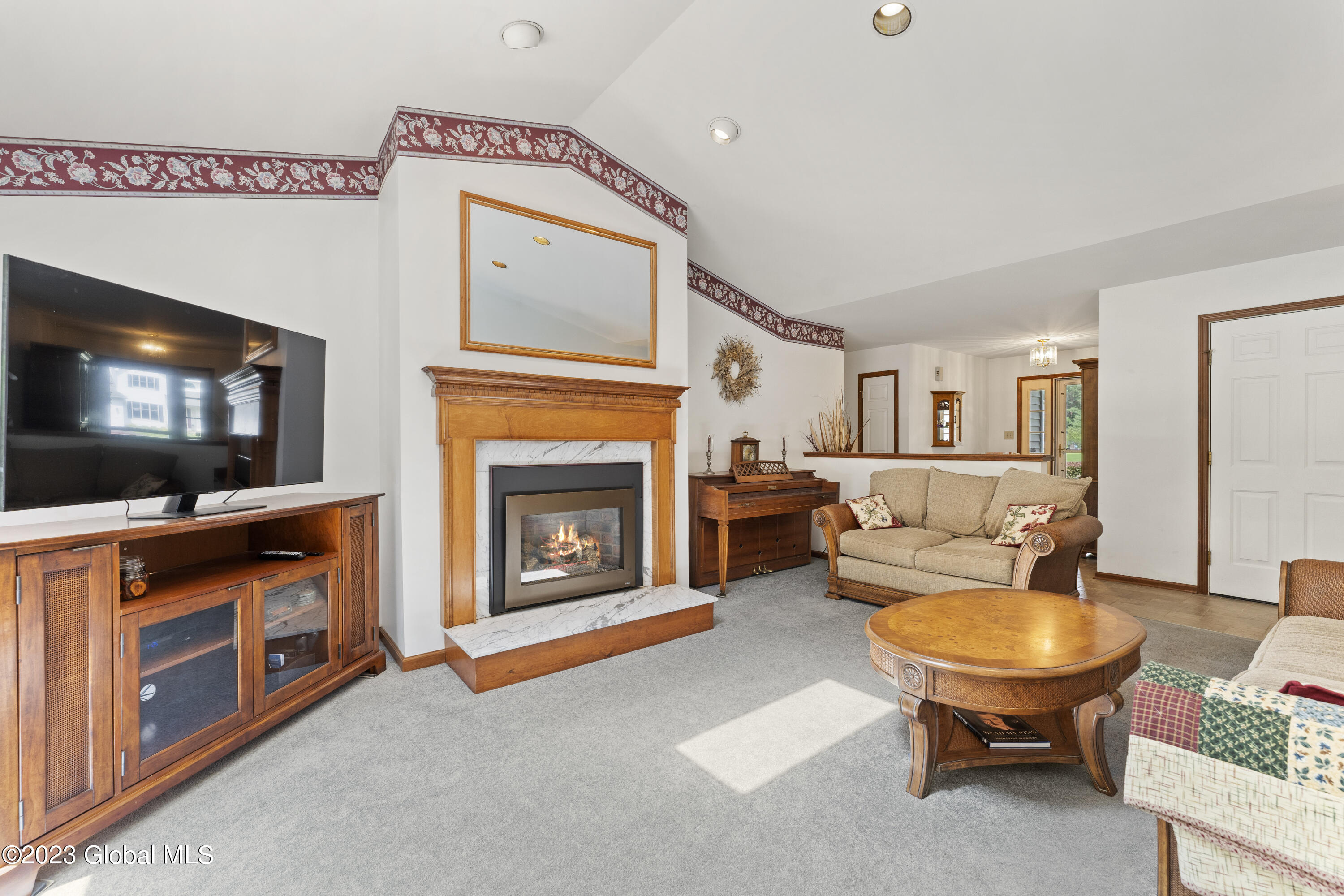 281 Autumn Run Rotterdam, NY 12306 - Photo 6 of 30 14-DOD08534