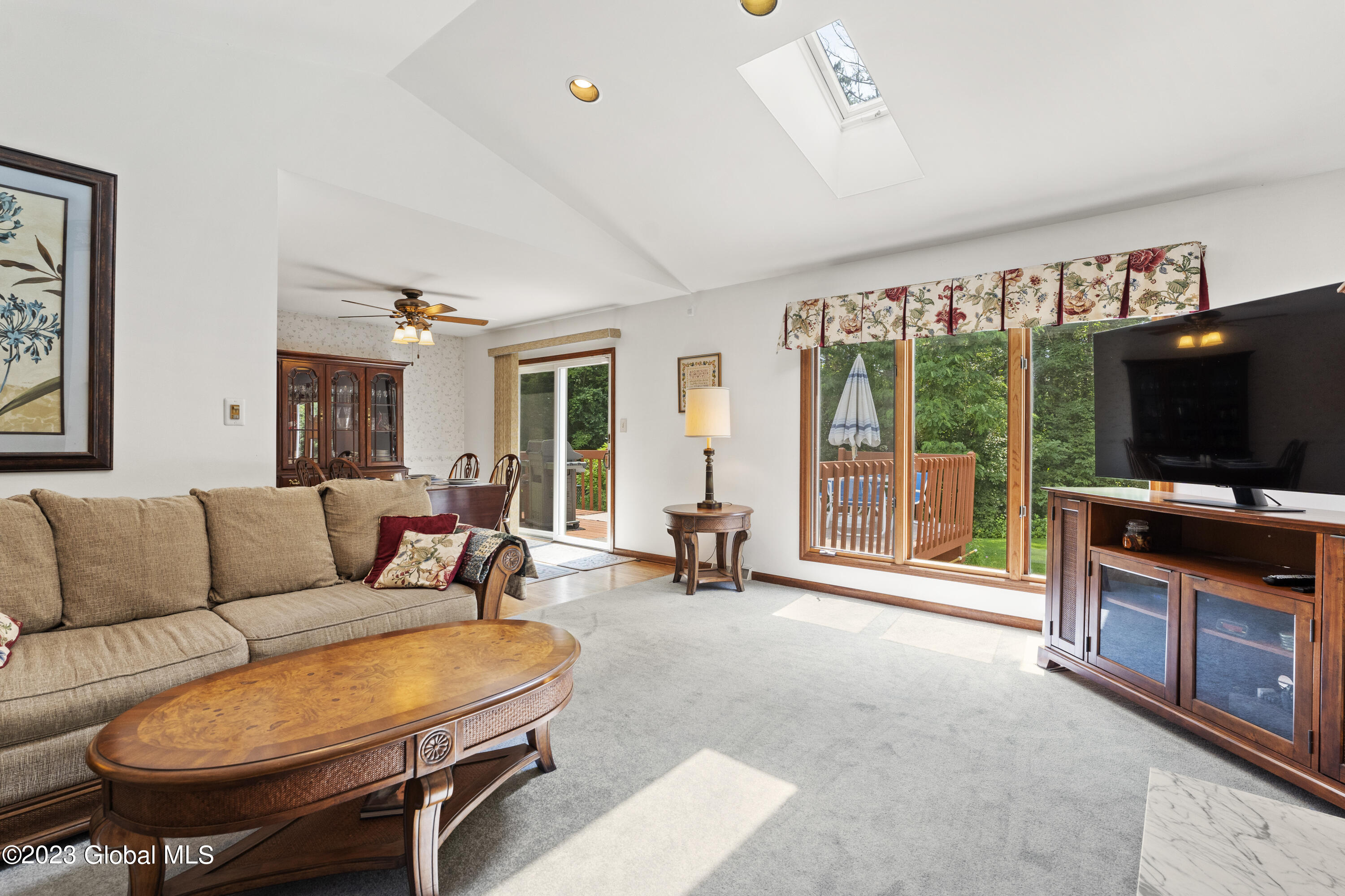 281 Autumn Run Rotterdam, NY 12306 - Photo 7 of 30 15-DOD08537