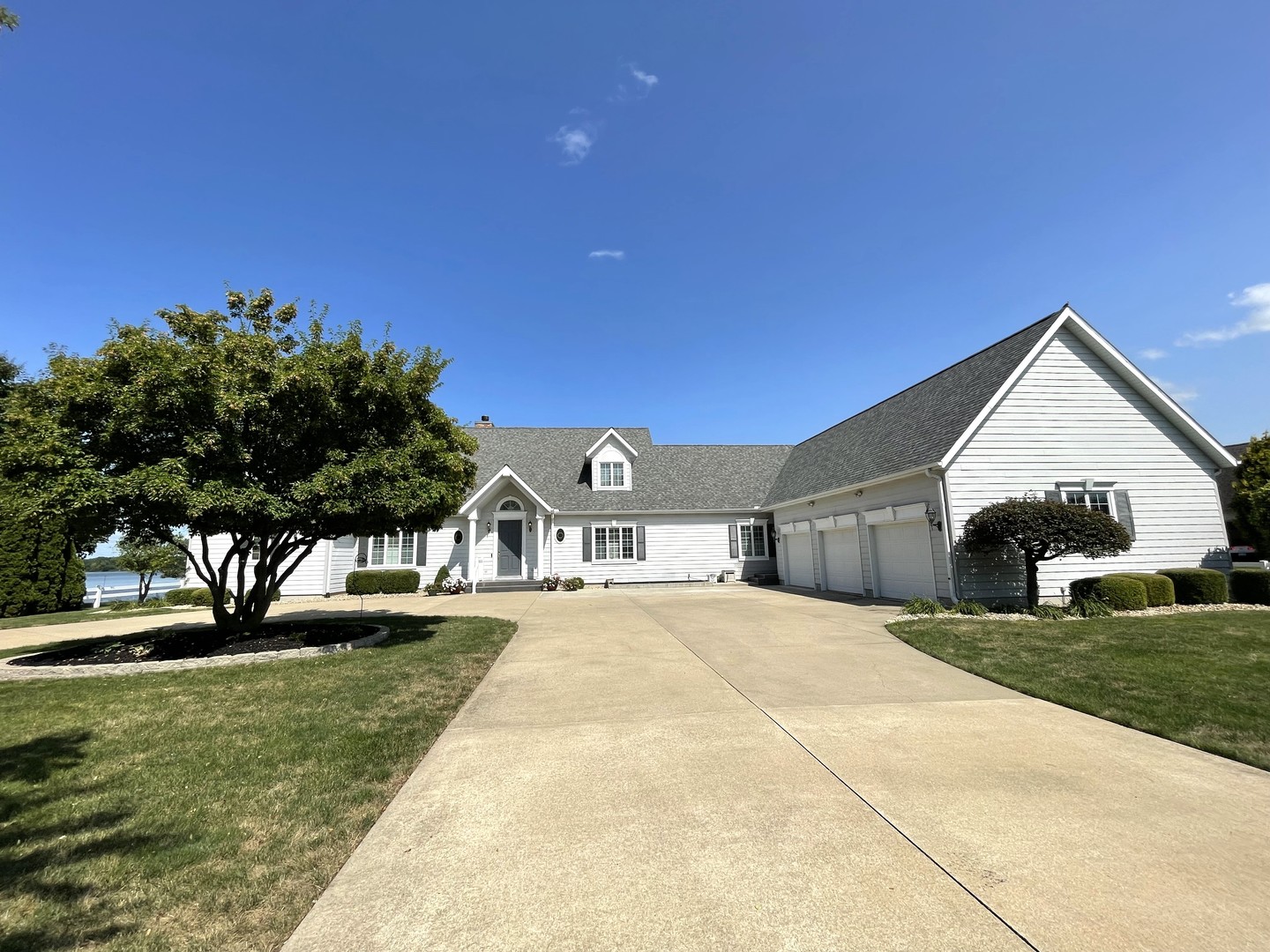 2239 Riverview Road Rock Falls, IL 61071 - Photo 2 of 70 a view of a house with a yard