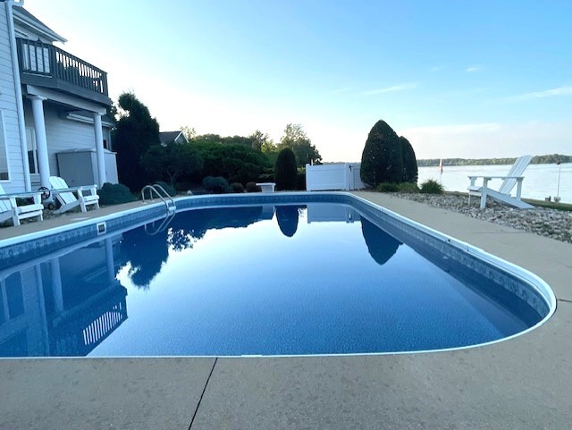 2239 Riverview Road Rock Falls, IL 61071 - Photo 65 of 70 a view of a swimming pool outdoor seating