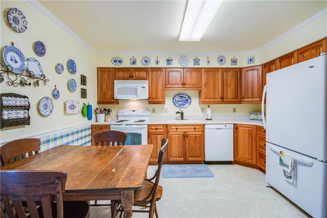 707 Kent Road Nashville, TN 37214 - Photo 5 of 18 Kitchen