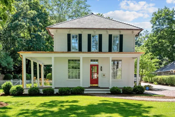$2,595,000 | 464 Oakwood Avenue, Lake Forest, IL 60045