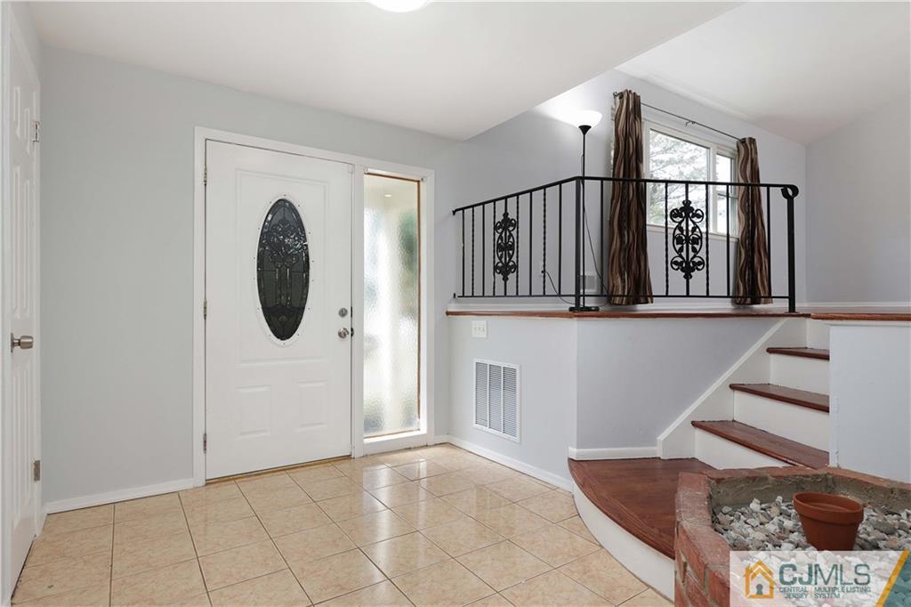 11 Continental Road Somerset, NJ 08873 - Photo 4 of 26 Gallery Image 4