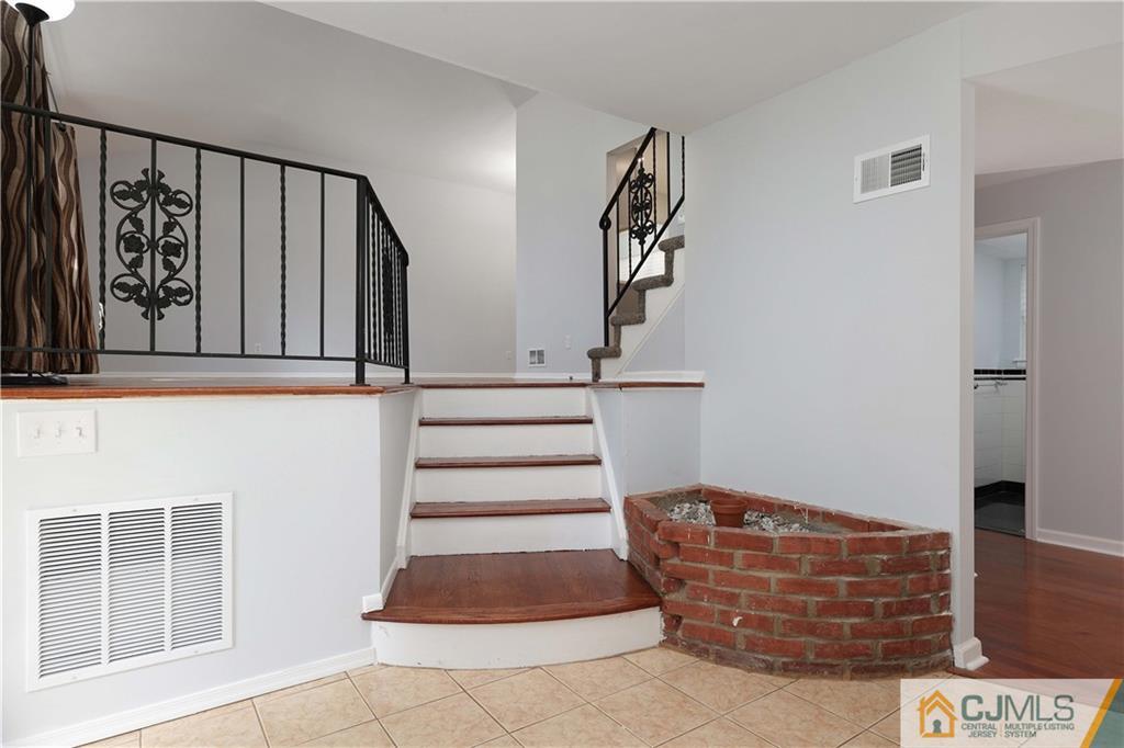 11 Continental Road Somerset, NJ 08873 - Photo 8 of 26 Gallery Image 8