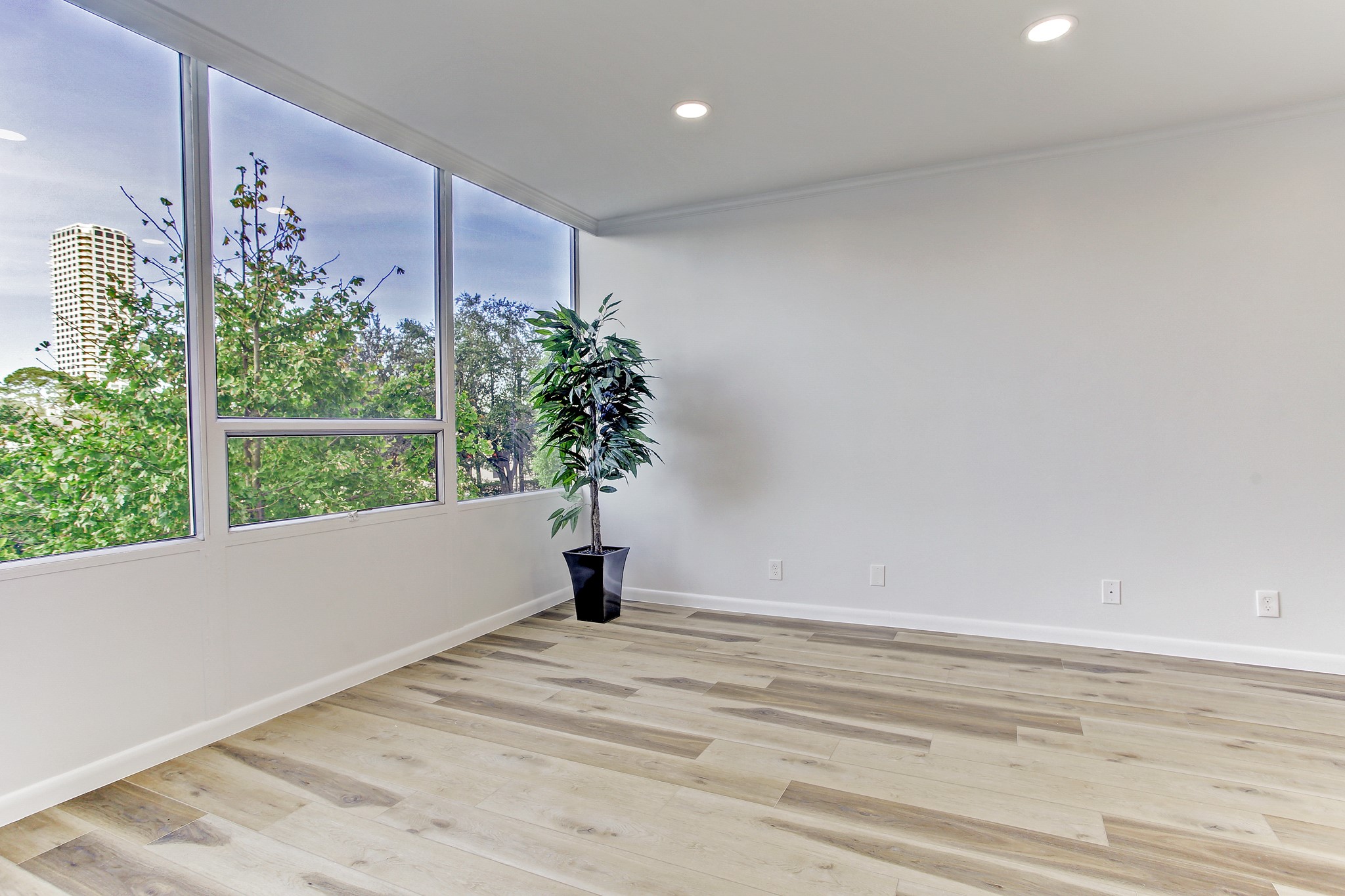 2701 Westheimer Road, Unit 2J Houston, TX 77098 - Photo 7 of 10