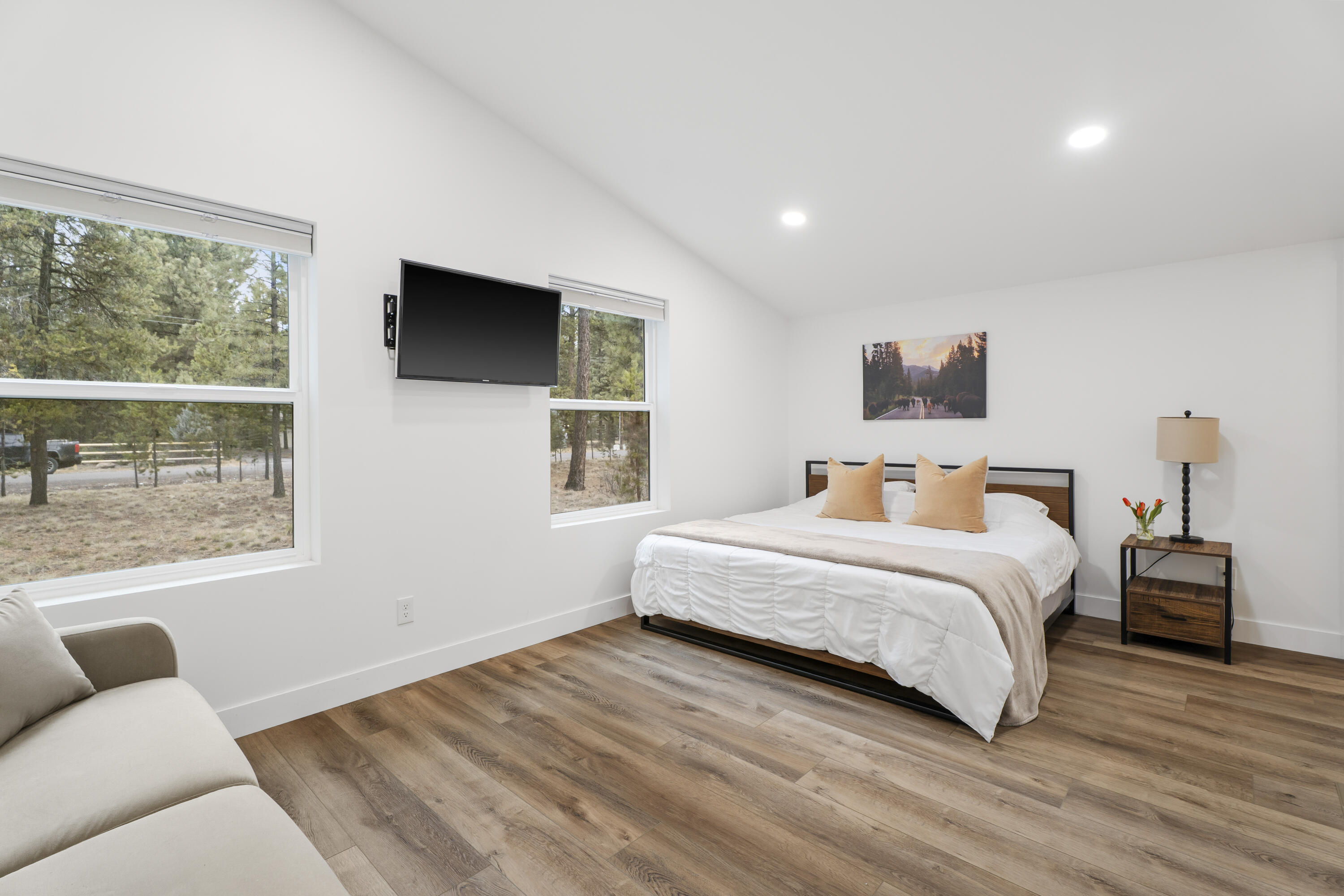 17133 Norwalk Road Bend, OR 97707 - Photo 28 of 58 21-Bedroom