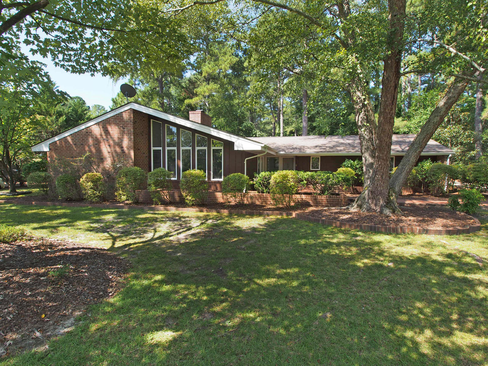 25 Pine Meadows Road Pinehurst, NC 28374 - Photo 1 of 25 front1