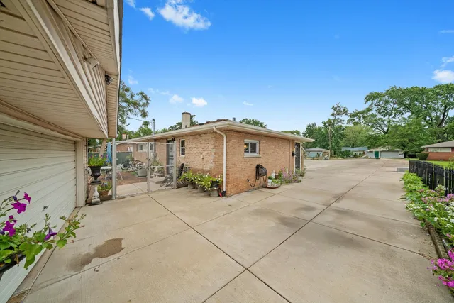 $170,000 | 3048 Sherwood Avenue, Markham, IL 60428