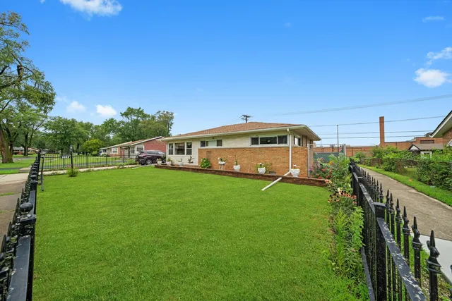 $170,000 | 3048 Sherwood Avenue, Markham, IL 60428