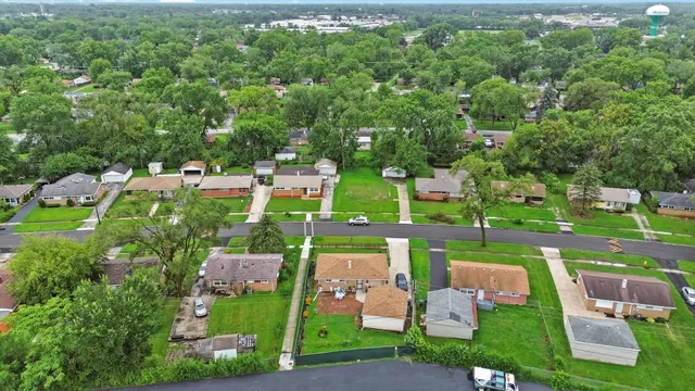 $170,000 | 3048 Sherwood Avenue, Markham, IL 60428