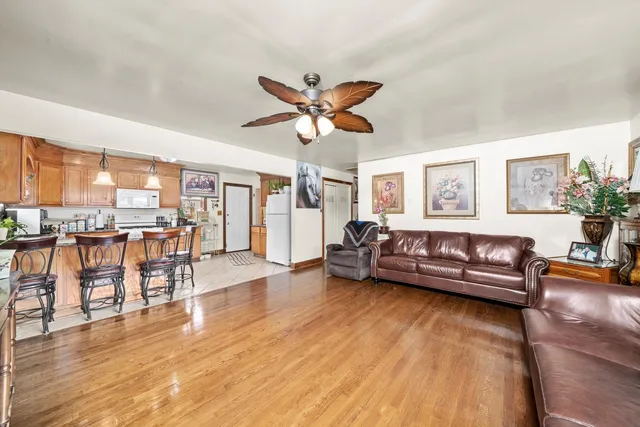 $170,000 | 3048 Sherwood Avenue, Markham, IL 60428