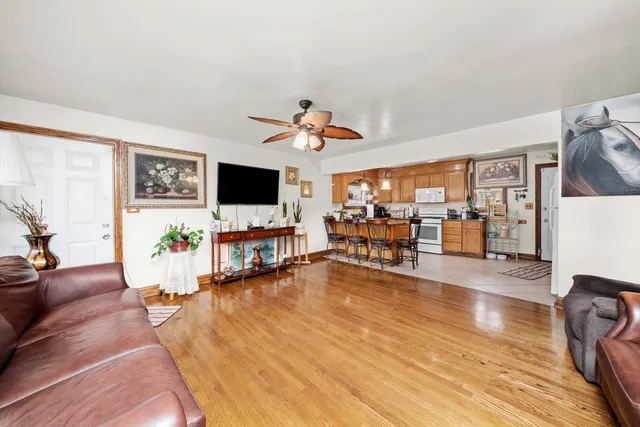 $170,000 | 3048 Sherwood Avenue, Markham, IL 60428