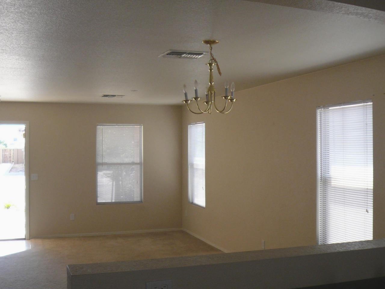 9610 West Payson Road Tolleson, AZ 85353 - Photo 5 of 11 Family Room