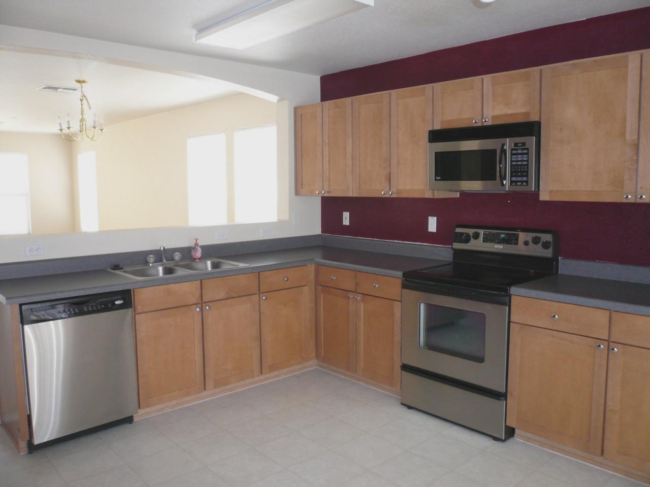 9610 West Payson Road Tolleson, AZ 85353 - Photo 8 of 11 Kitchen