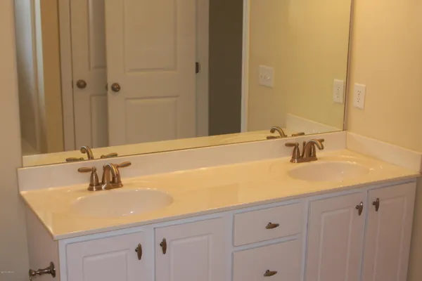 $1,450 | 2321 Sadler Drive, Unit B, Winterville, NC 28590