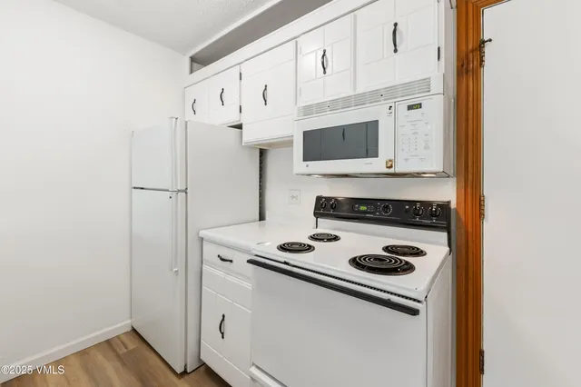 $685,000 | 903 North Frontage Road West, Unit 10, Vail, CO 81657